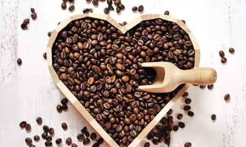 咖啡豆能直接吃吗？咖啡豆怎么研磨成粉？