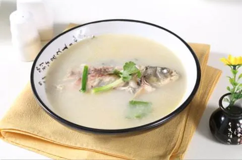 鲫鱼汤可以当做月子餐吗？鲫鱼汤怎么做最好喝？