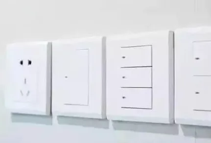 白色墙面适合哪种开关插座？如何选择适合的开关插座？