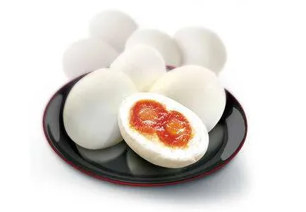 腌好的鸭蛋是蒸还是煮？哪种做法口感吃起来更好？