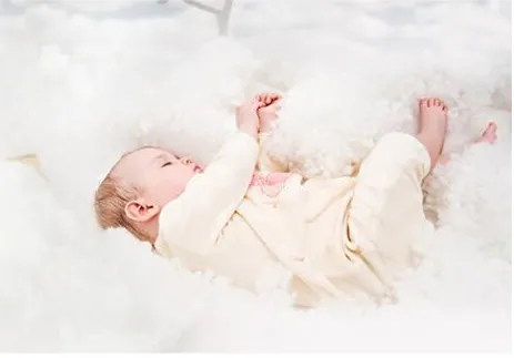 婴儿衣服买连体好还是分体的好？网上有哪些婴儿衣服店铺?