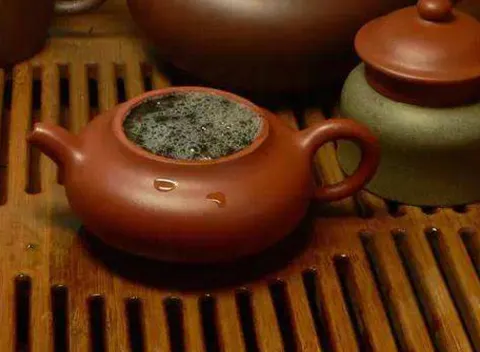 紫砂壶的茶垢要不要洗掉？紫砂壶中的茶垢危害健康吗？