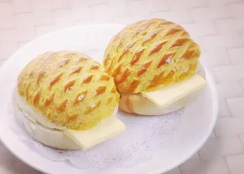 香港菠萝包为什么要夹黄油？黄油拌饭