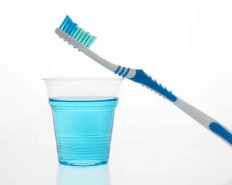 牙龈出血能用漱口水吗？漱口学如何正确使用？