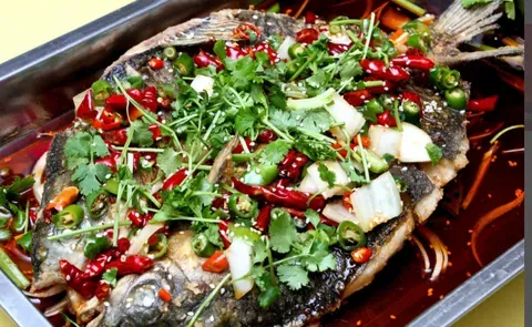 怎么用微波炉做烤鱼？微波炉剁椒烤鱼怎么做美味？