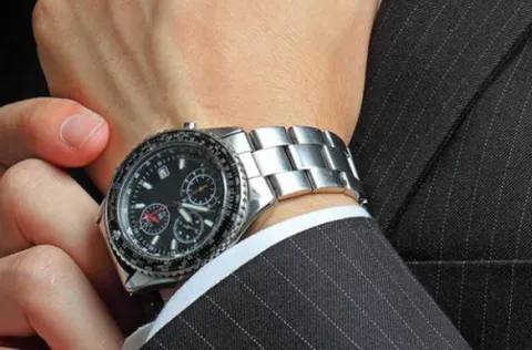 男士手表应该怎么佩戴？什么男士手表比较简约平价？