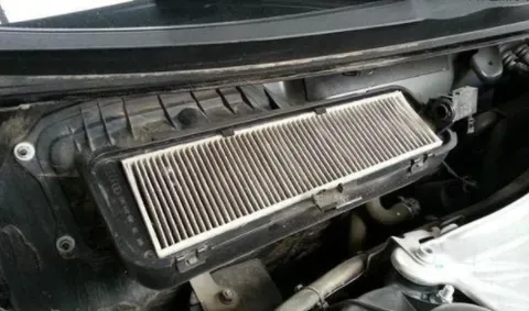 冬季汽车空调滤芯多久更换一次？长期不换有哪些危害？