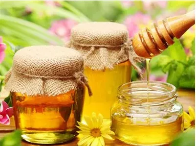 购买的蜂蜜中含有药味正常吗？纯正的