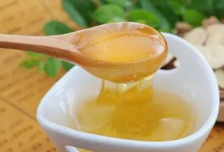 温开水冲淡蜂蜜喝后口腔发痒正常吗？不耐受有什么症状？