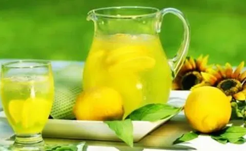 泡的柠檬蜂蜜水发苦正常吗？怎样泡一杯完全不苦的柠檬水