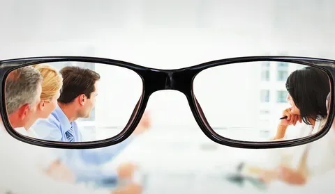 防蓝光眼镜真的能保护眼睛吗？如何选择防蓝光眼镜呢？
